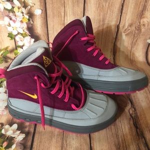 Nike boots size 5y